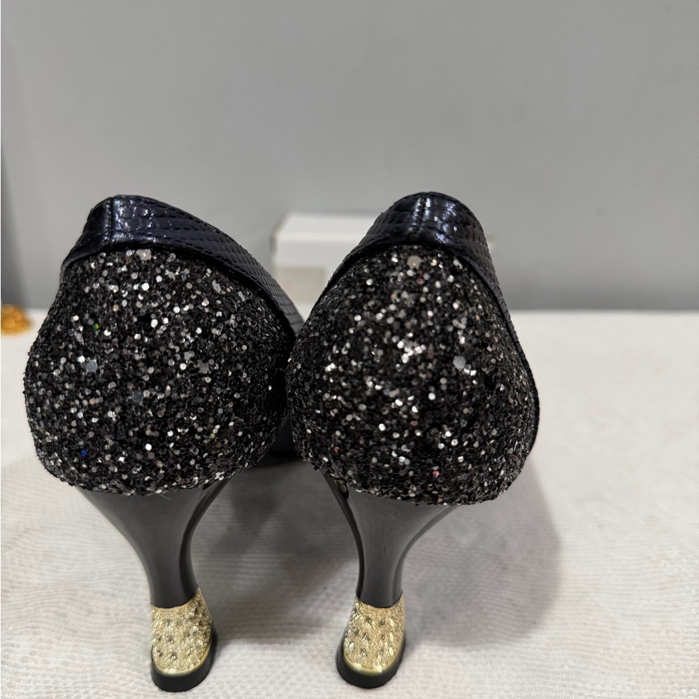 Chic Black and Blue Women's Heels - Picture 6 of 9